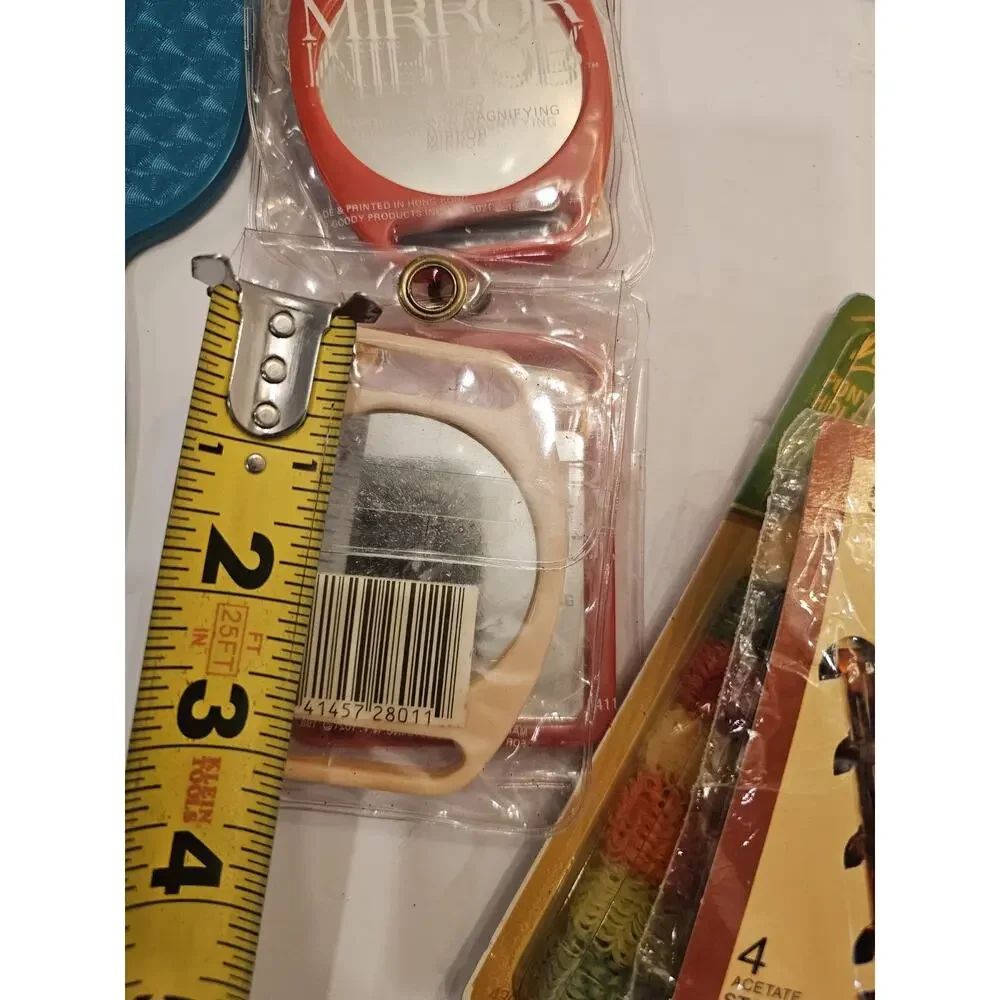 Vintage Goody Hair Care 80s Combs, Hand Mirrors, Ponytail, Clips Lot Of‎ 11pcs